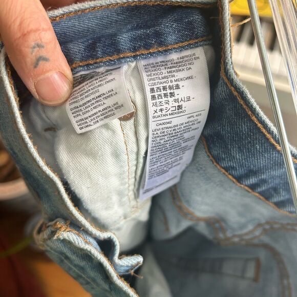 Levi's 501 Button Fly Men's Light Blue Upcycled Straight Jeans Size W36 L30 - Picture 14 of 16